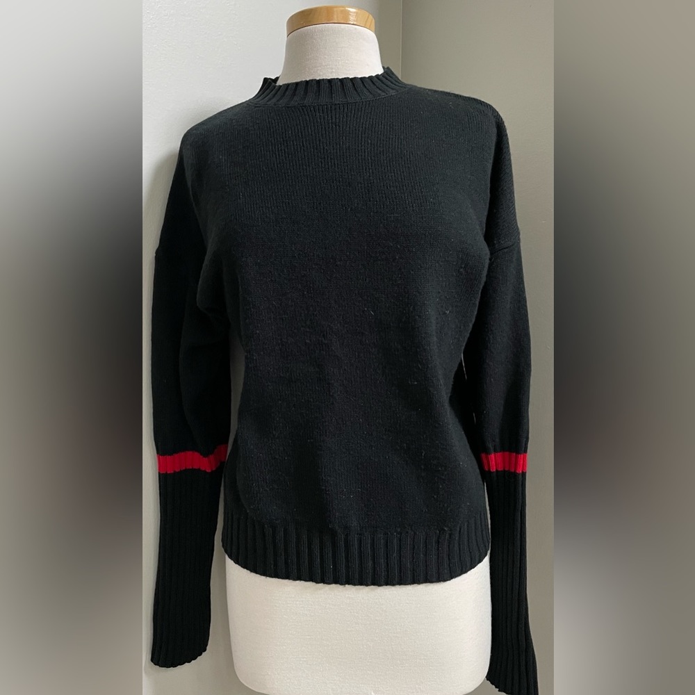 Unbranded Ladies Medium Black Knit Sweater with Red accents